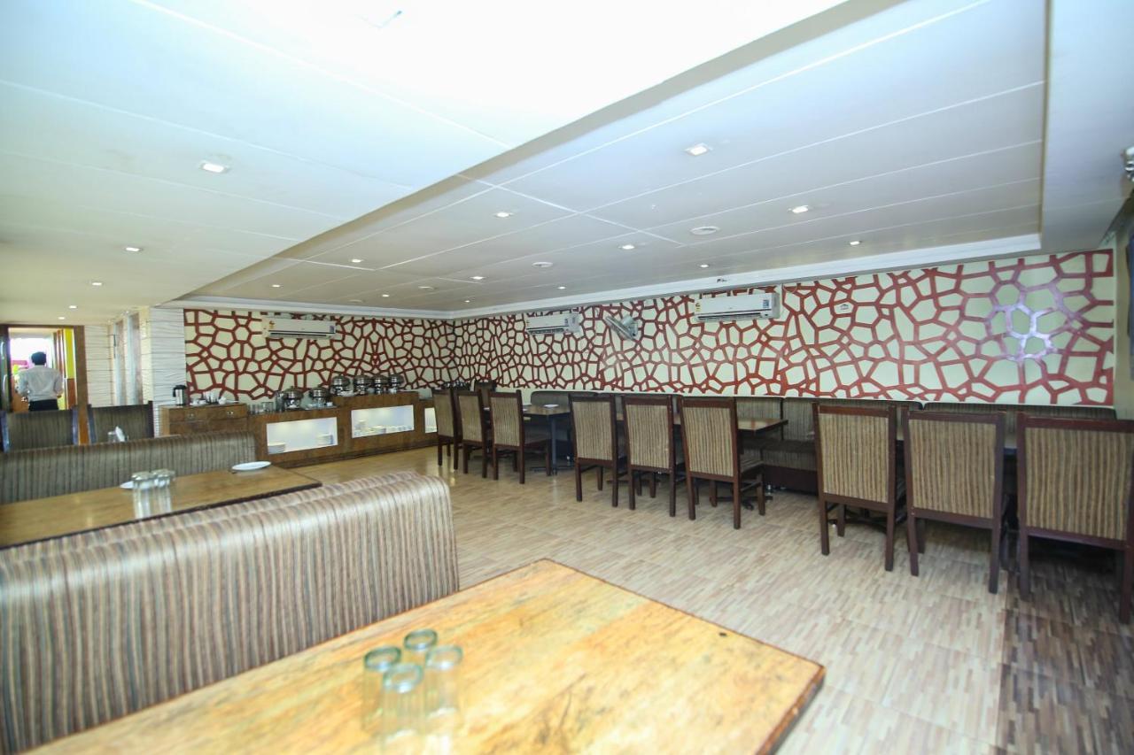 OYO 2155 Hotel Wardhman Jabalpur Buitenkant foto
