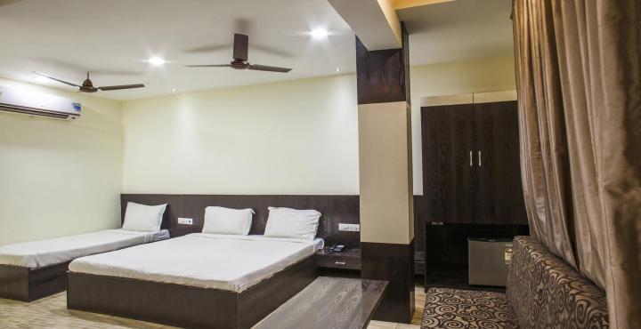 OYO 2155 Hotel Wardhman Jabalpur Buitenkant foto