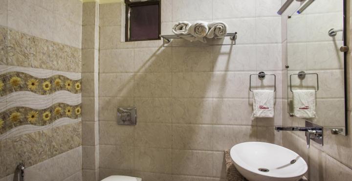 OYO 2155 Hotel Wardhman Jabalpur Buitenkant foto