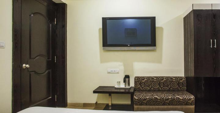 OYO 2155 Hotel Wardhman Jabalpur Buitenkant foto