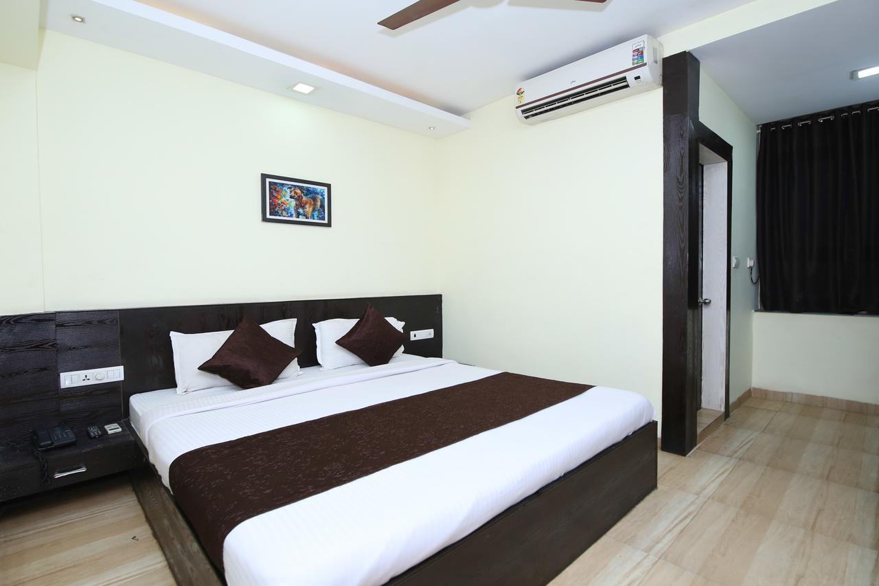 OYO 2155 Hotel Wardhman Jabalpur Buitenkant foto