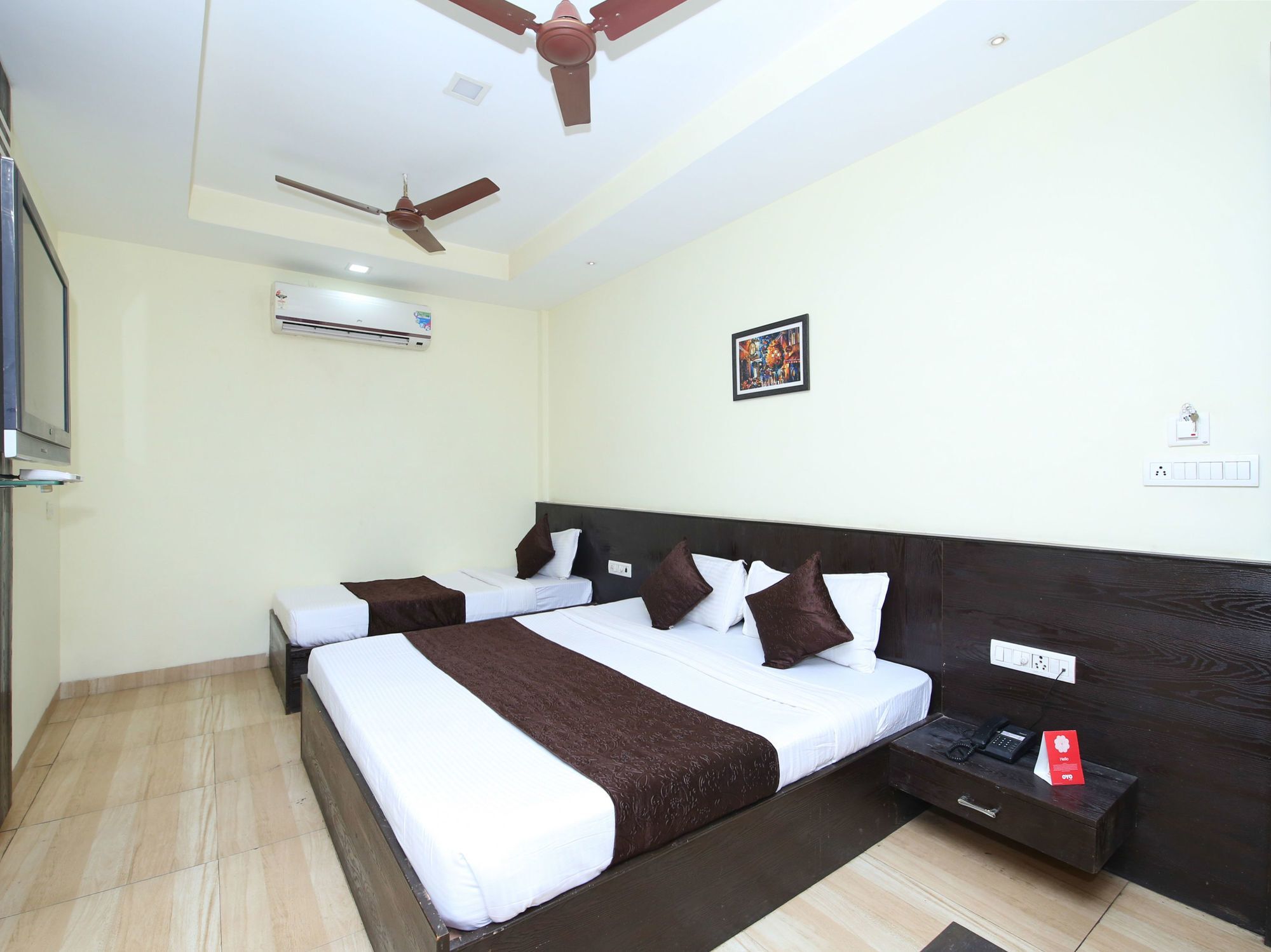 OYO 2155 Hotel Wardhman Jabalpur Buitenkant foto